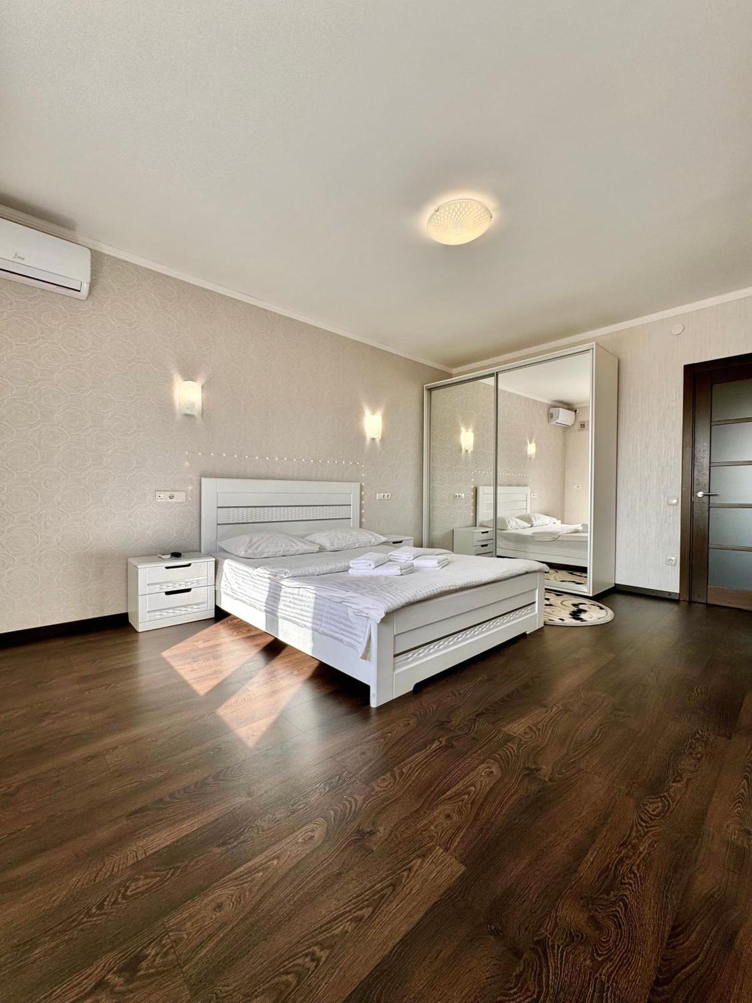 Apartpoltava Світлі Просторі Апартаменти 80М2 , 2-Окремі Кімнати, Новобудова Центр Чек Банківський Buitenkant foto